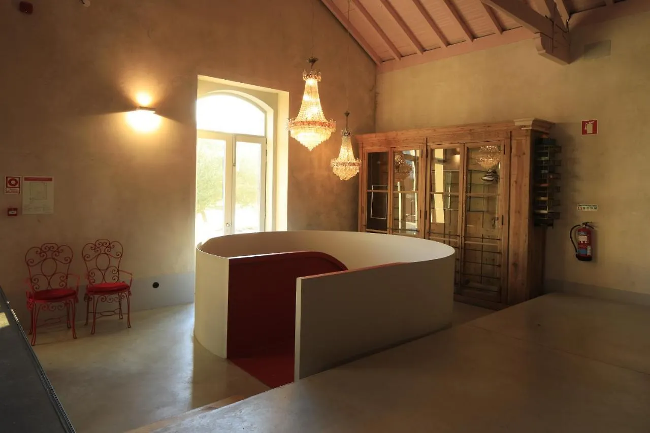 Zero Box Lodge Coimbra Hotel